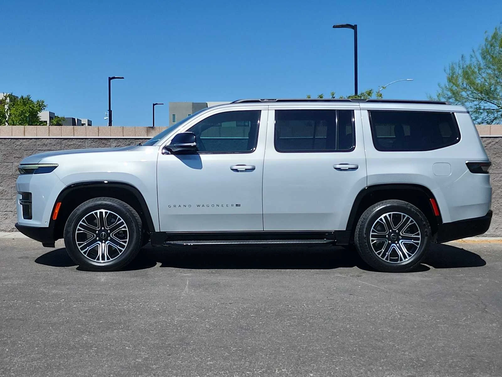 Used 2026 Silver Zynith Jeep  image 5