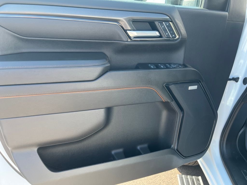 Used 2025 White GMC AT4 image 14