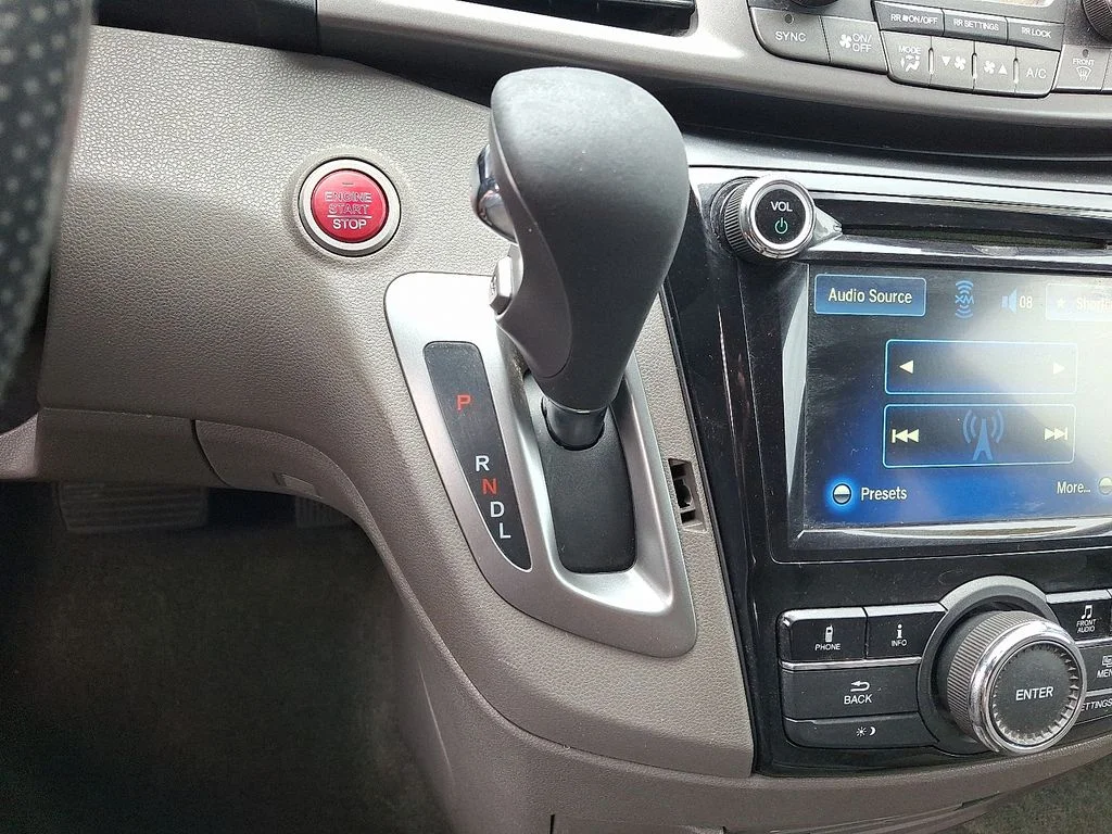 Used 2016 Gray Honda SE image 17
