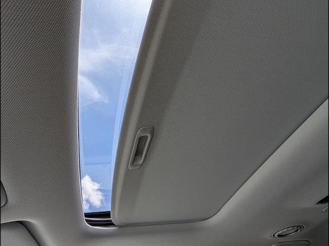 New 2026 Creamy White Hyundai SEL Premium 8P image 22
