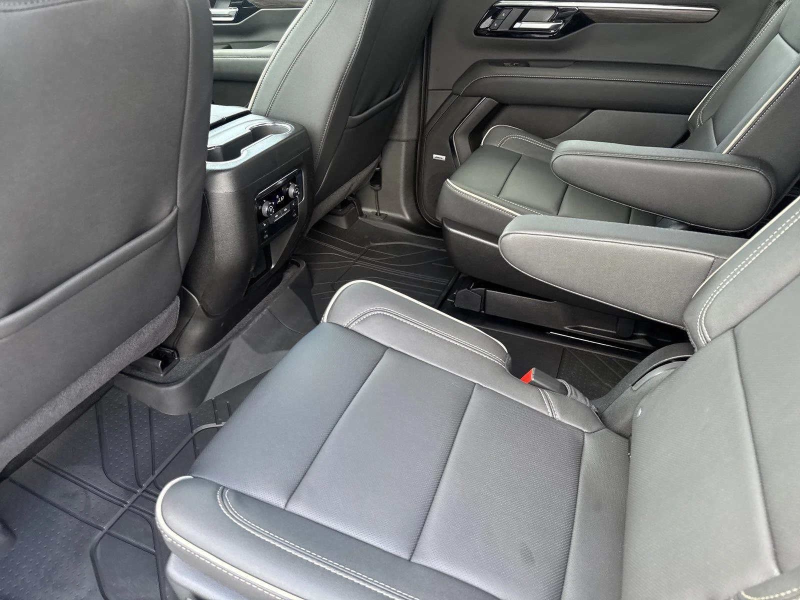 Used 2026 Polar White Tricoat Chevrolet Premier image 30