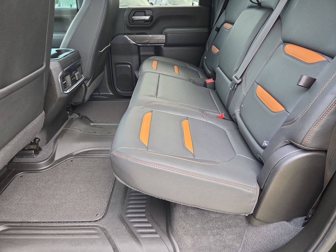 Used 2022 ONYX BLACK GMC AT4 image 25
