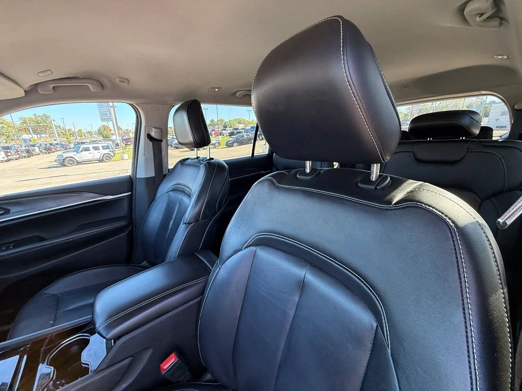 Used 2022 Black Jeep Limited image 13