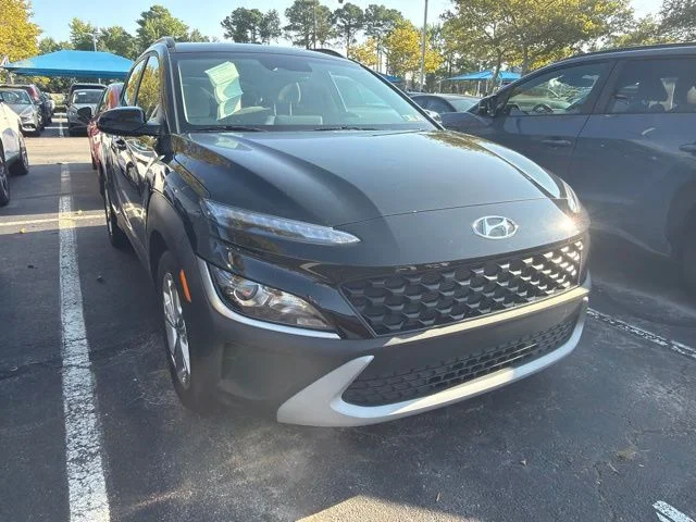 Used 2023 Abyss Black Hyundai SEL image 1
