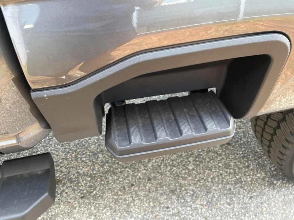 New 2026 CARBONIZED GRAY Ford Lariat image 32