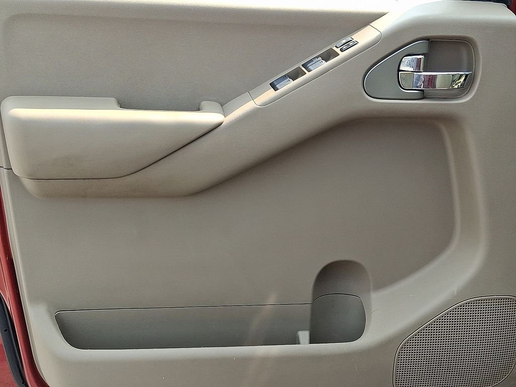 Used 2014 Red Nissan SV image 13