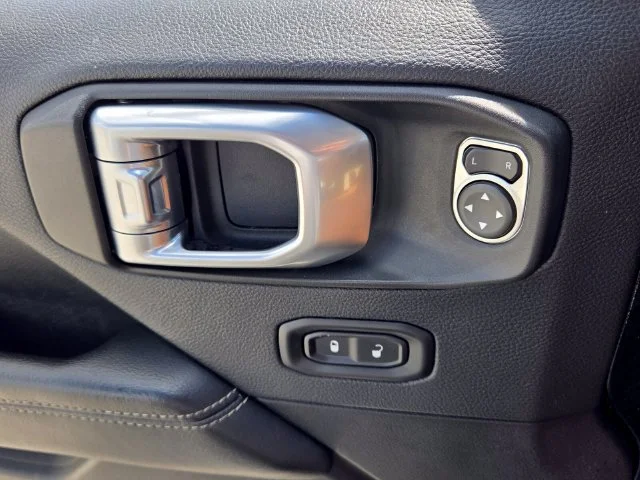 Used 2019 Black Jeep Unlimited Sahara image 32