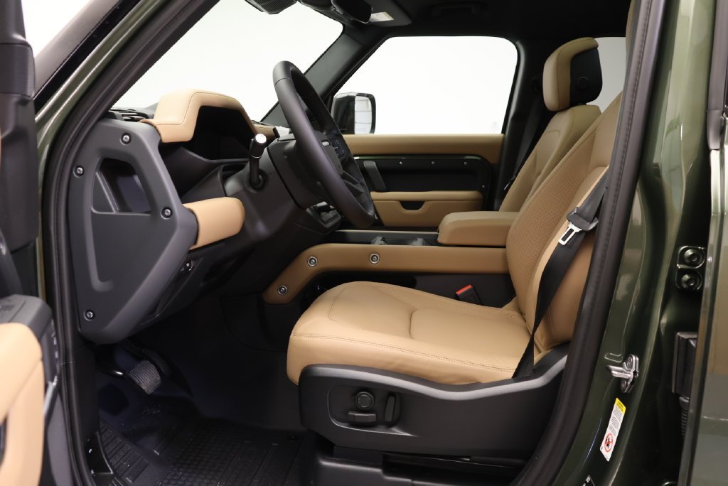 New 2026 Woolstone Green LAND ROVER X-Dynamic SE image 30