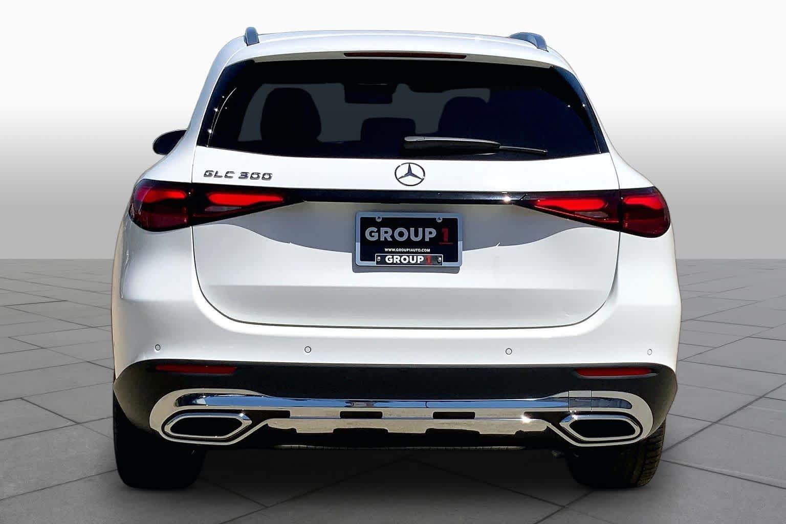 New 2026 Polar White Mercedes-Benz GLC 300 image 4
