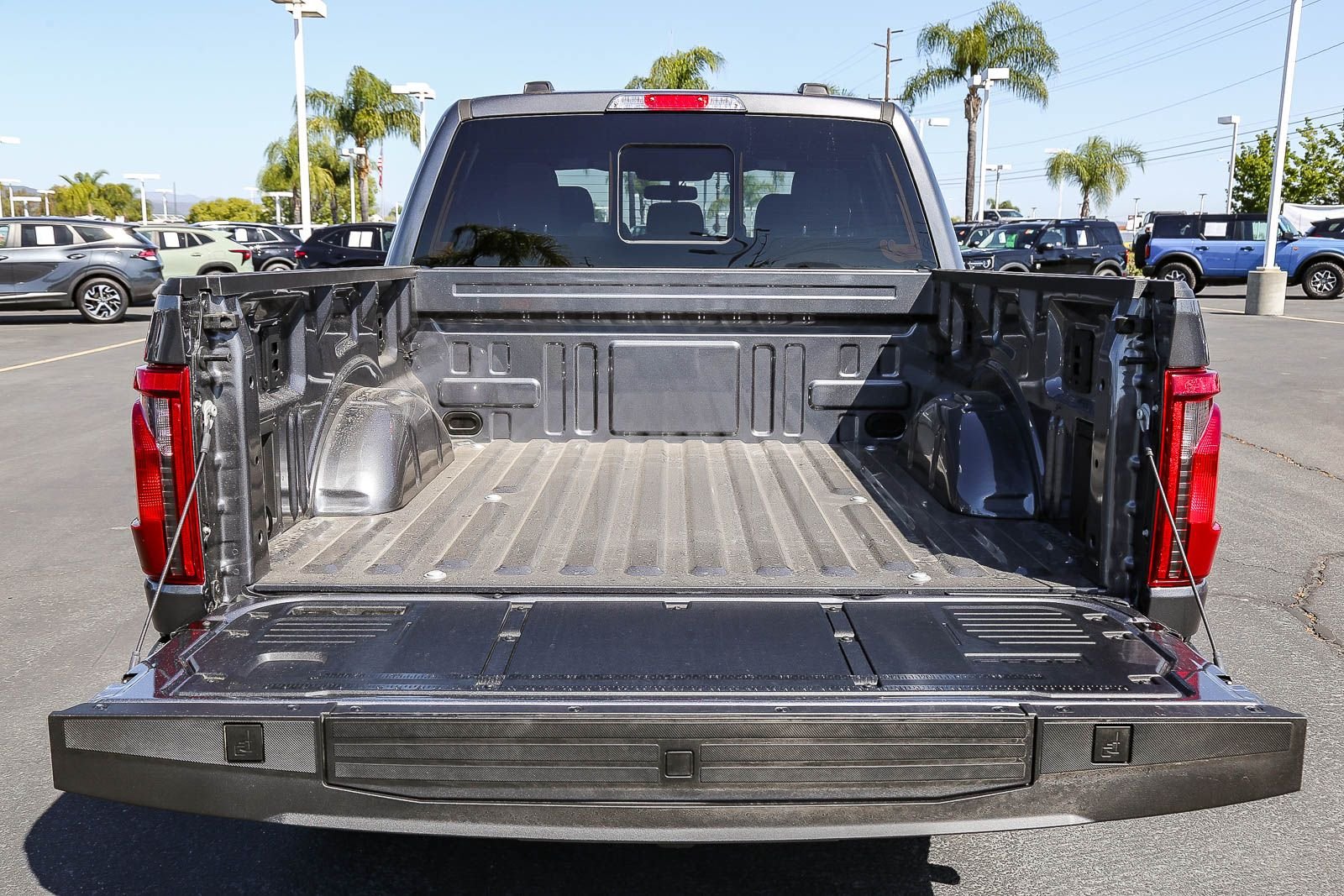 New 2026 Carbonized Gray Metallic Ford XLT image 8