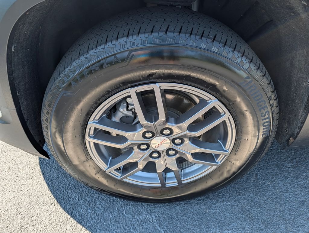 Used 2022 White GMC SLE image 30