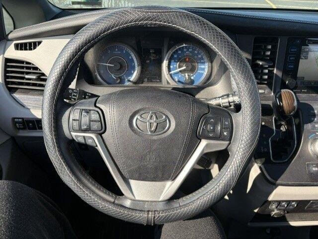 Used 2017 Predawn Gray Mica Toyota XLE image 23