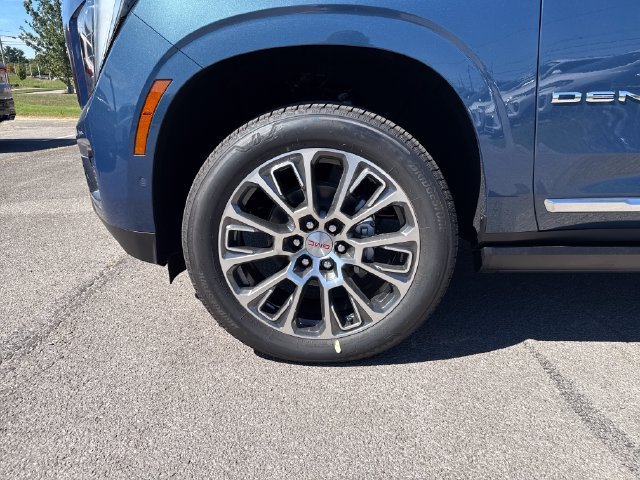 2026 GMC Yukon XL Denali - Photo 10