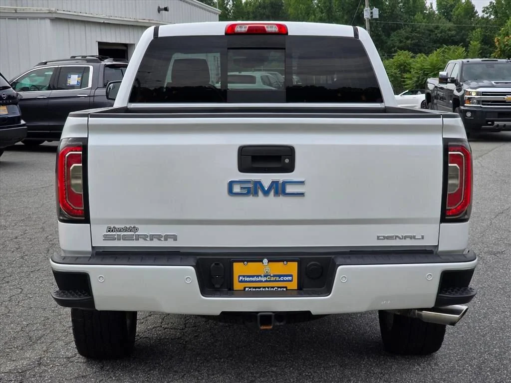 Used 2018 WHITE FROST TRICOAT GMC Denali image 25