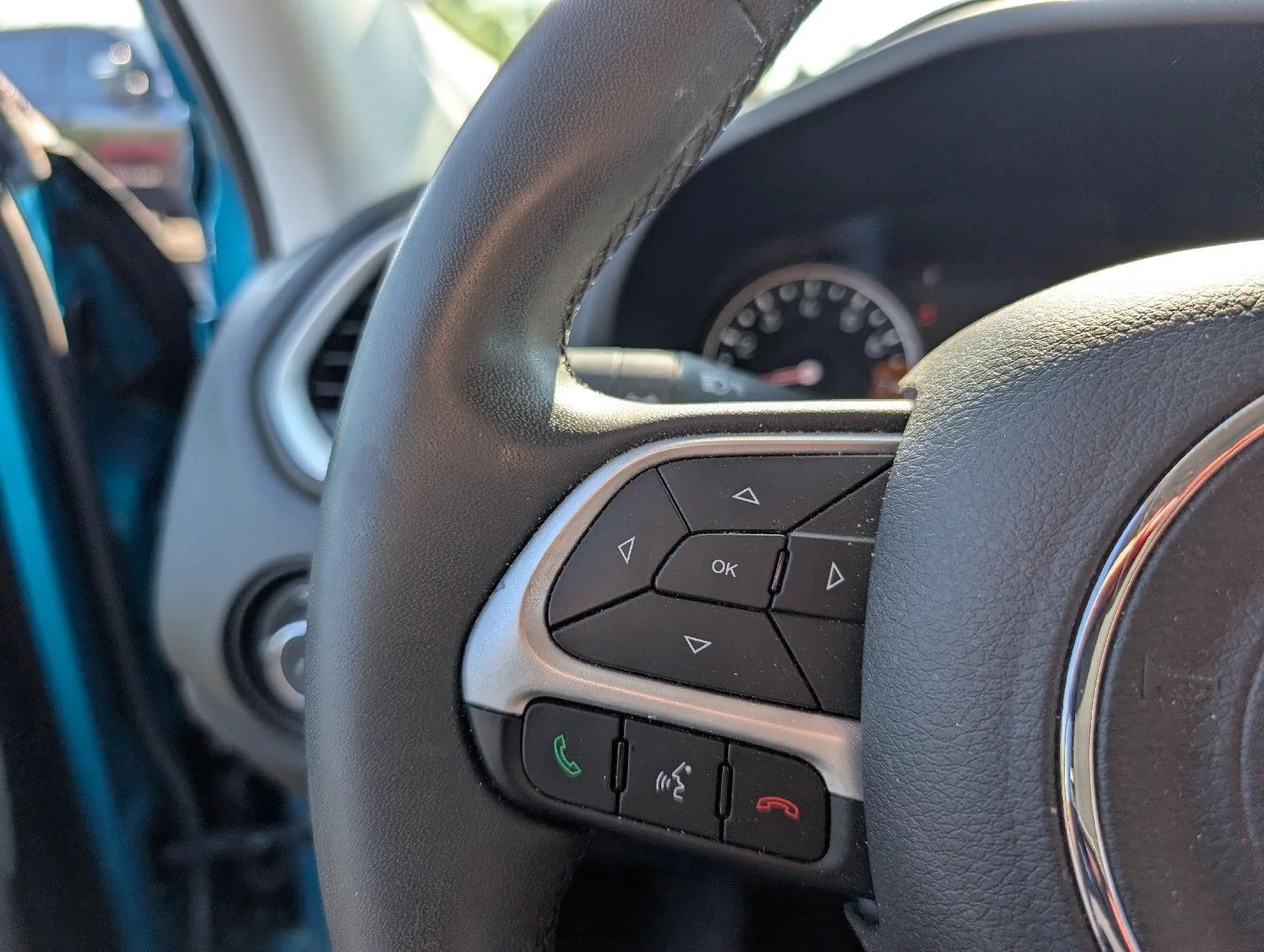 Used 2021 Bl Jeep Latitude image 12