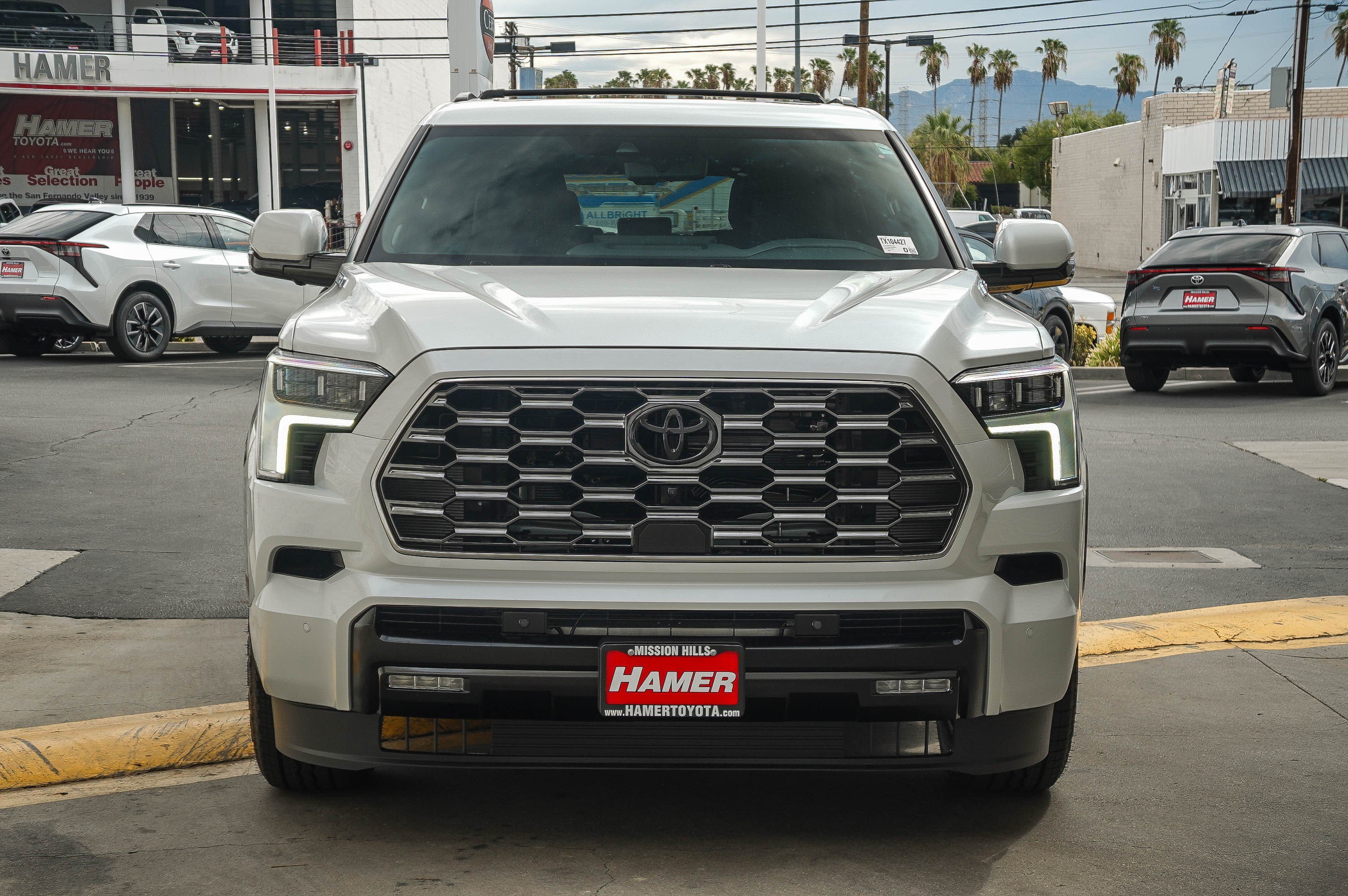 New 2026 Wind Chill Pearl <sup>1</sup> Toyota  Platinum image 2
