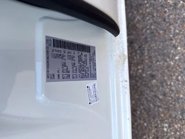 New 2027 Glacier White Nissan Crew Cab SV image 22