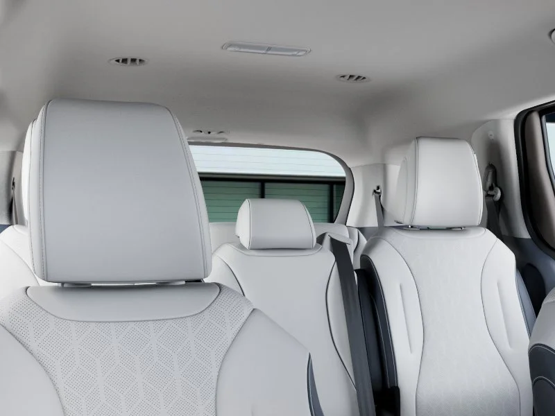 New 2026 Ivory Silver Kia EX image 27