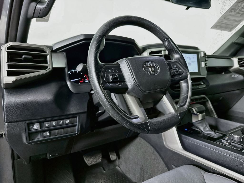 2025 Toyota Tundra SR5 - Photo 10