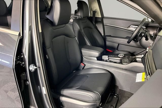 New 2026 Gravity Gray Kia EX image 12