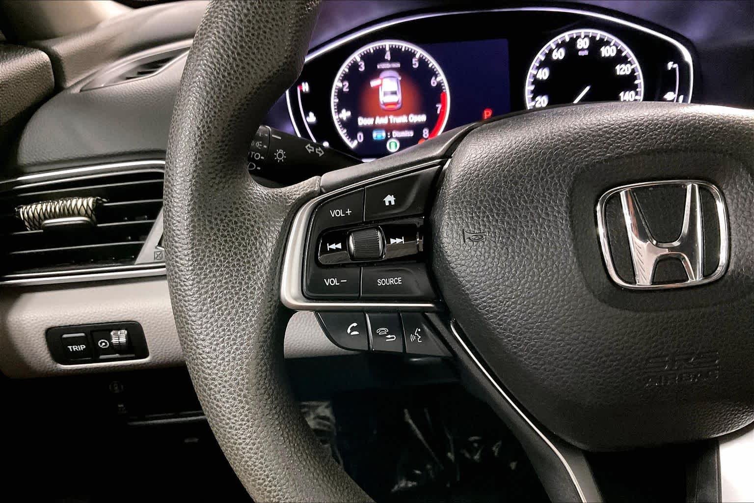 Used 2018 Modern Steel Metallic Honda LX 1.5T image 23