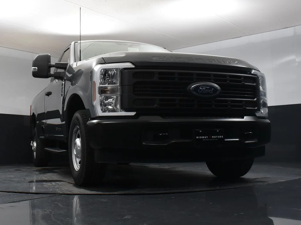 New 2025 Gray Ford XL image 23