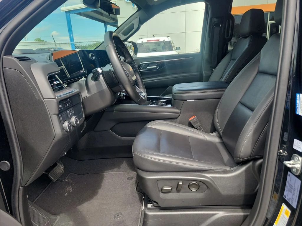 Used 2025 Black Chevrolet LT image 41