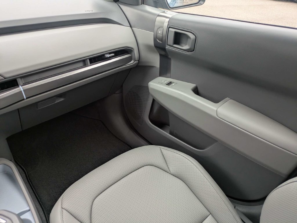 New 2027 Frost Blue Kia Wind image 19