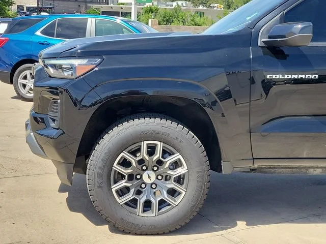 Used 2023 Black Chevrolet Z71 image 9