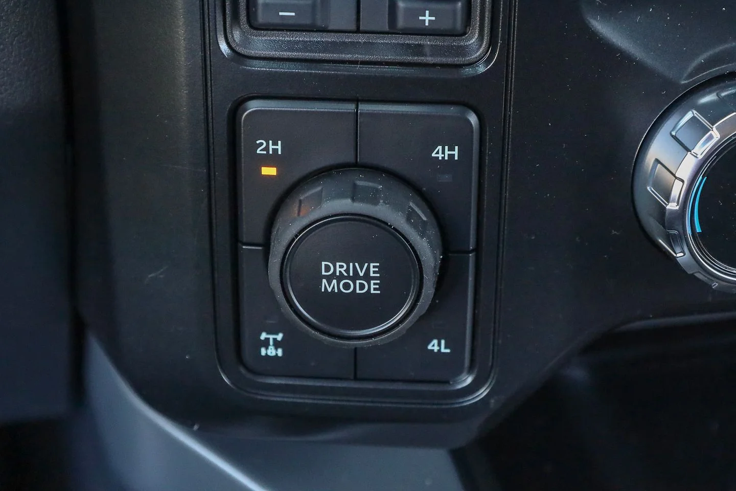 New 2026 Avalanche Ford F-250® Lariat® image 26