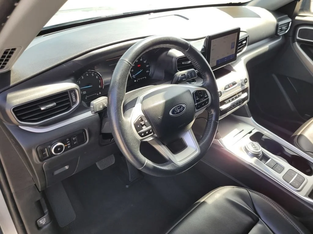 Used 2023 Iconic Silver Met Ford XLT image 15