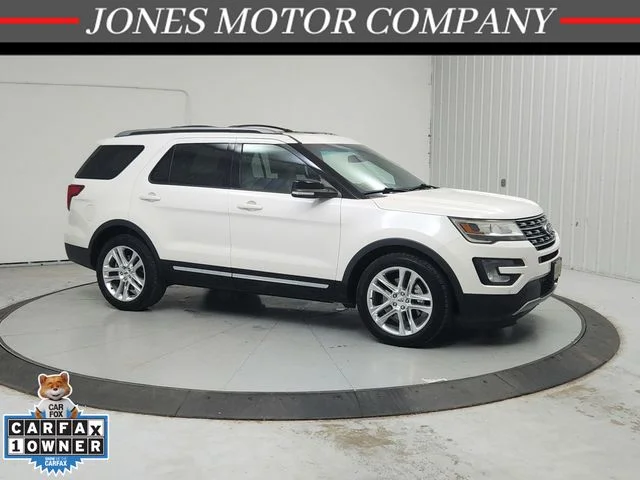 Used 2017 White Ford XLT image 1