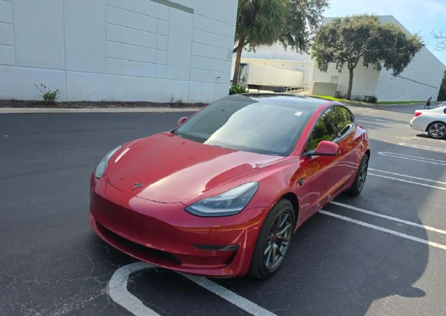 Used 2021  Tesla Long Range image 1