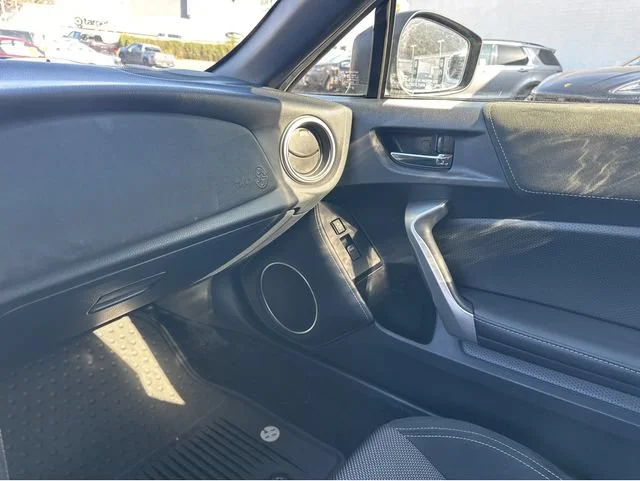 2019 Toyota 86 Base - Photo 17