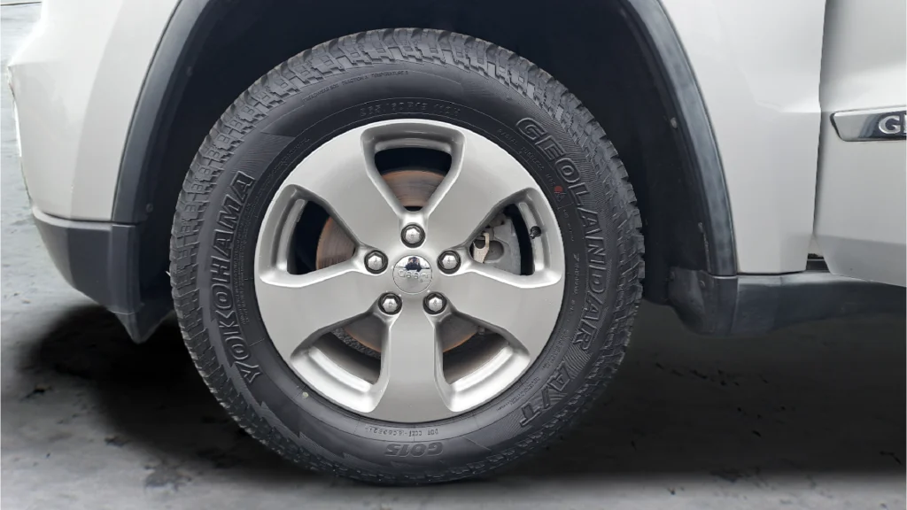 Used 2011 Silver Jeep Laredo image 28