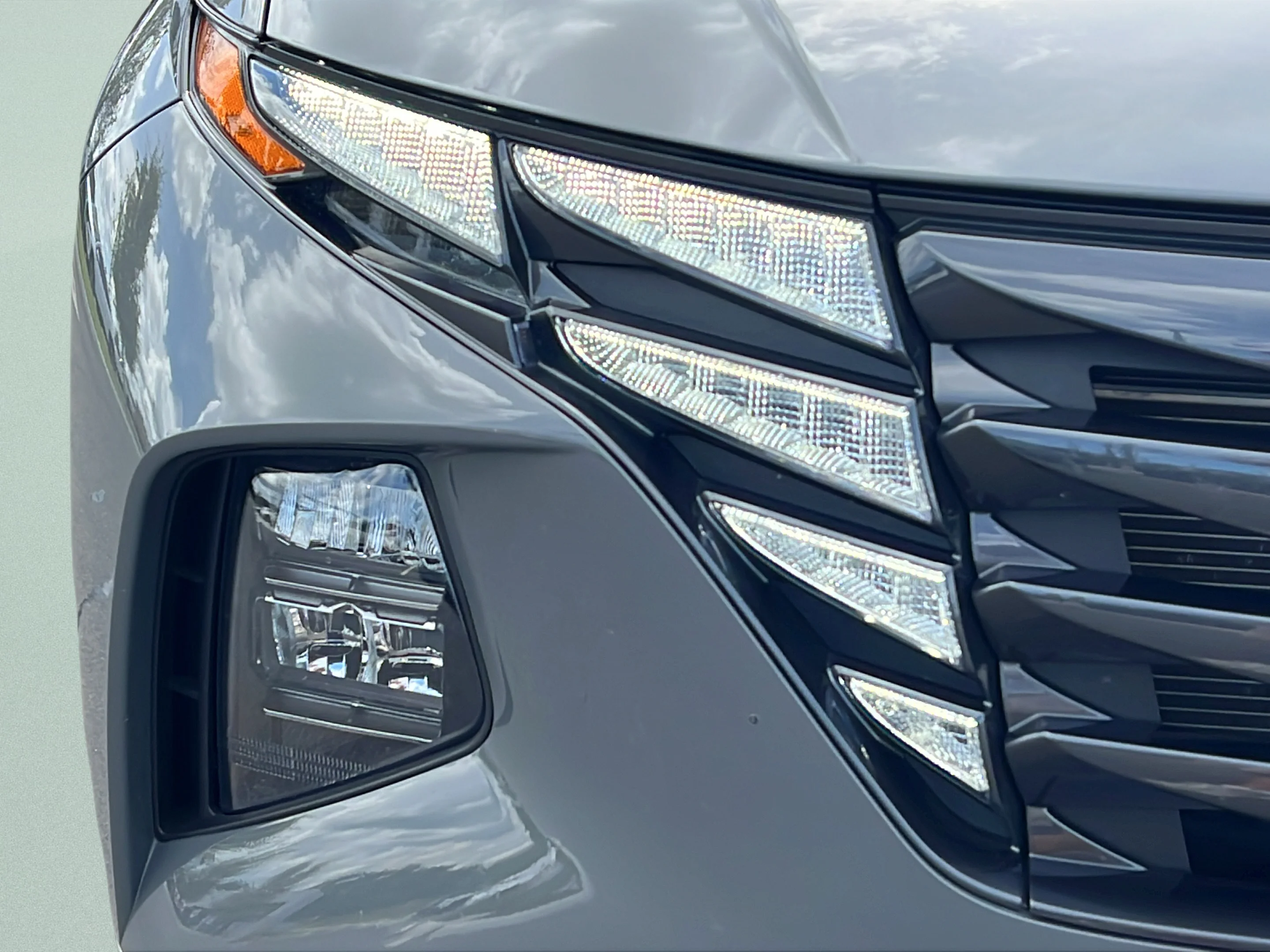 Used 2024 Hampton Gray Hyundai SEL image 9