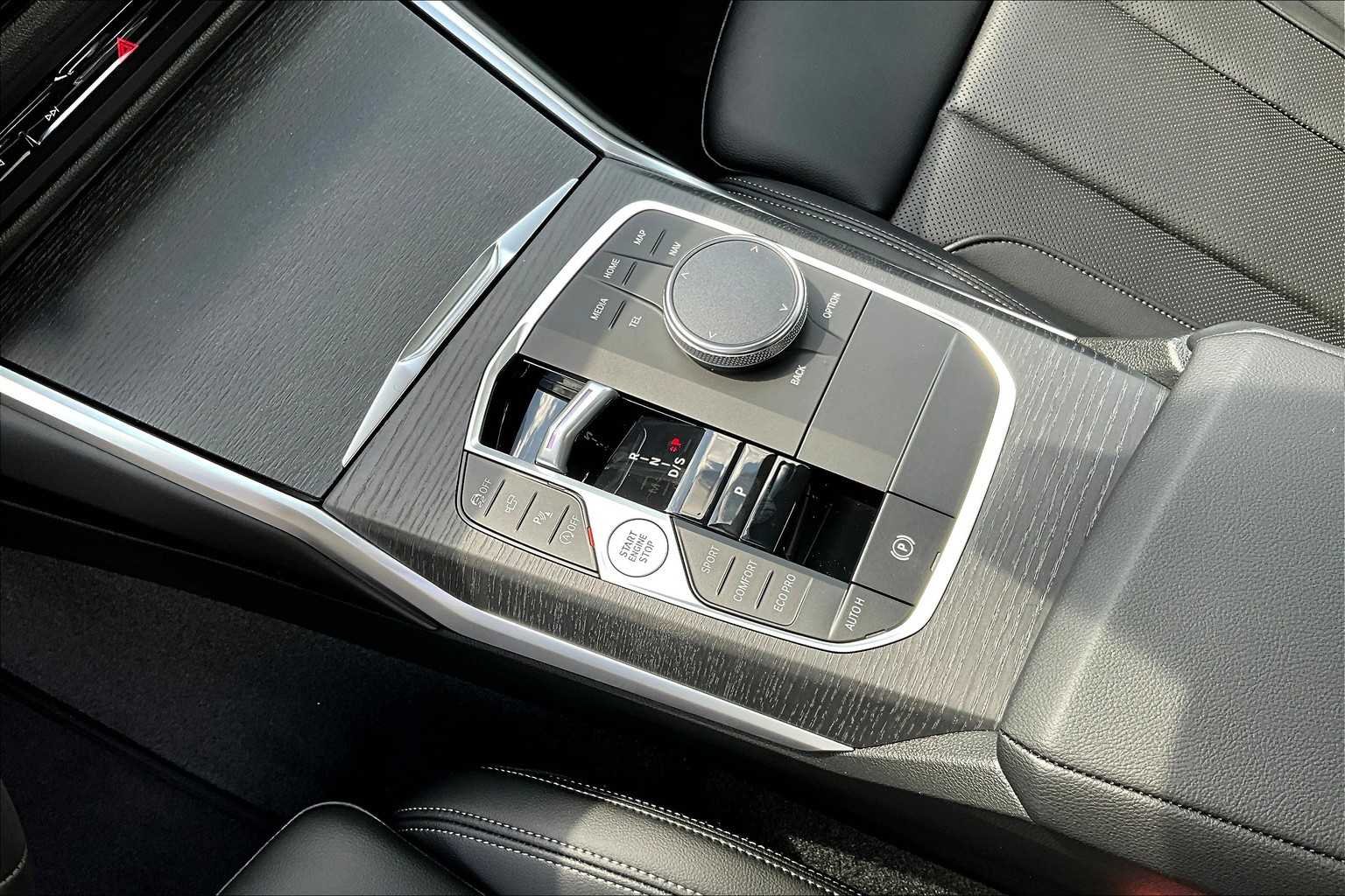 2025 BMW 2 Series 230i - Photo 8