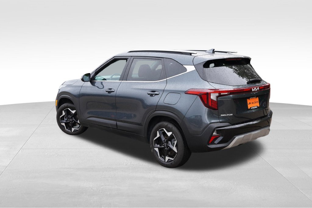 Used 2024 Gravity Gray Kia EX image 7