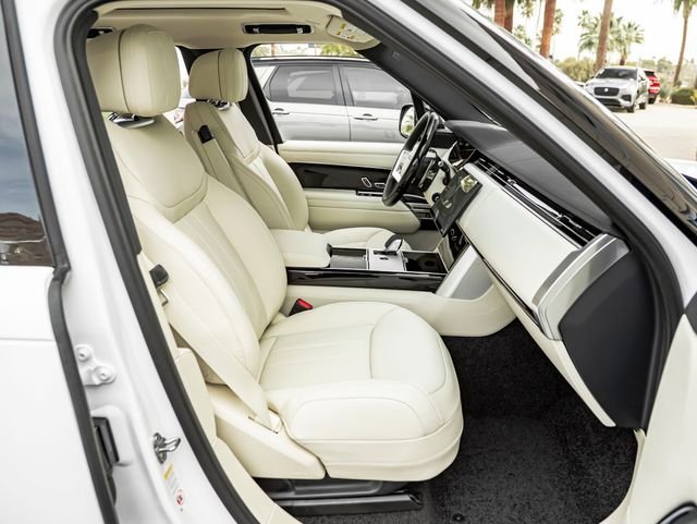 New 2026 Ostuni Pearl White LAND ROVER SE 7 Seats image 31
