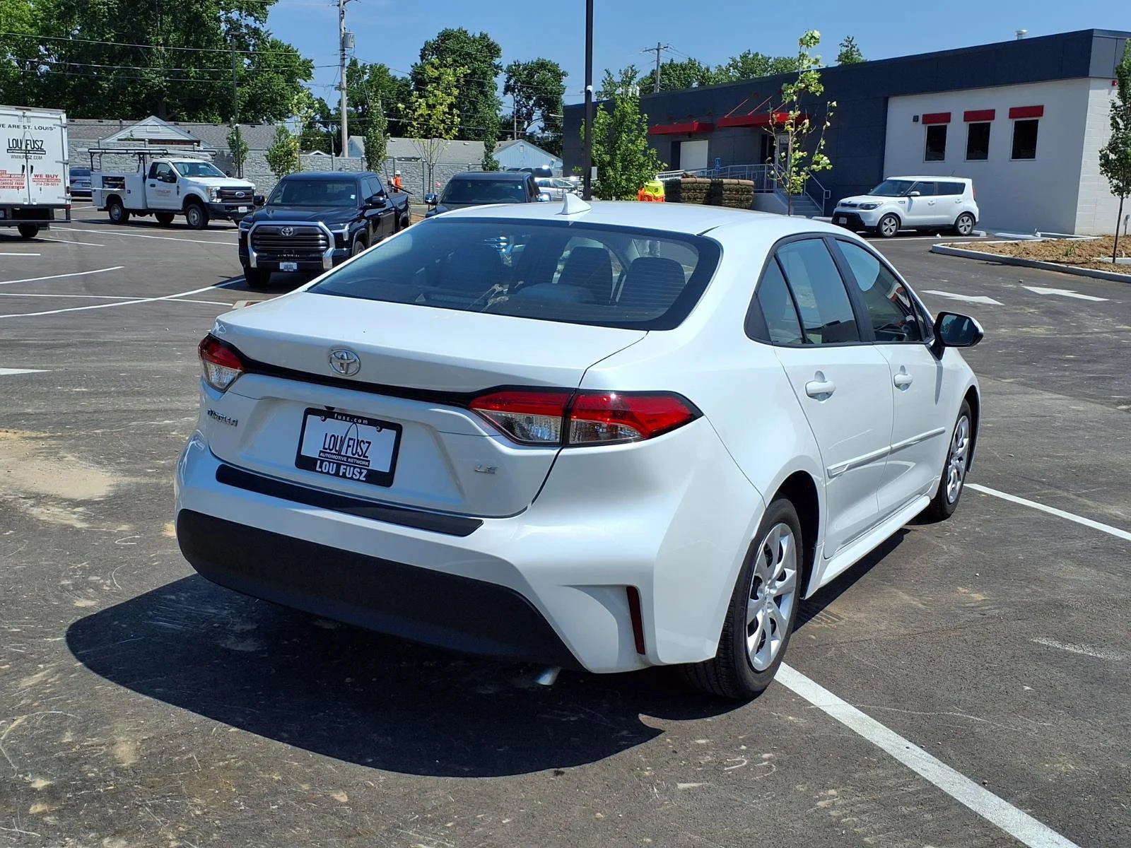 Certified Used 2025 Pearl Toyota LE image 4