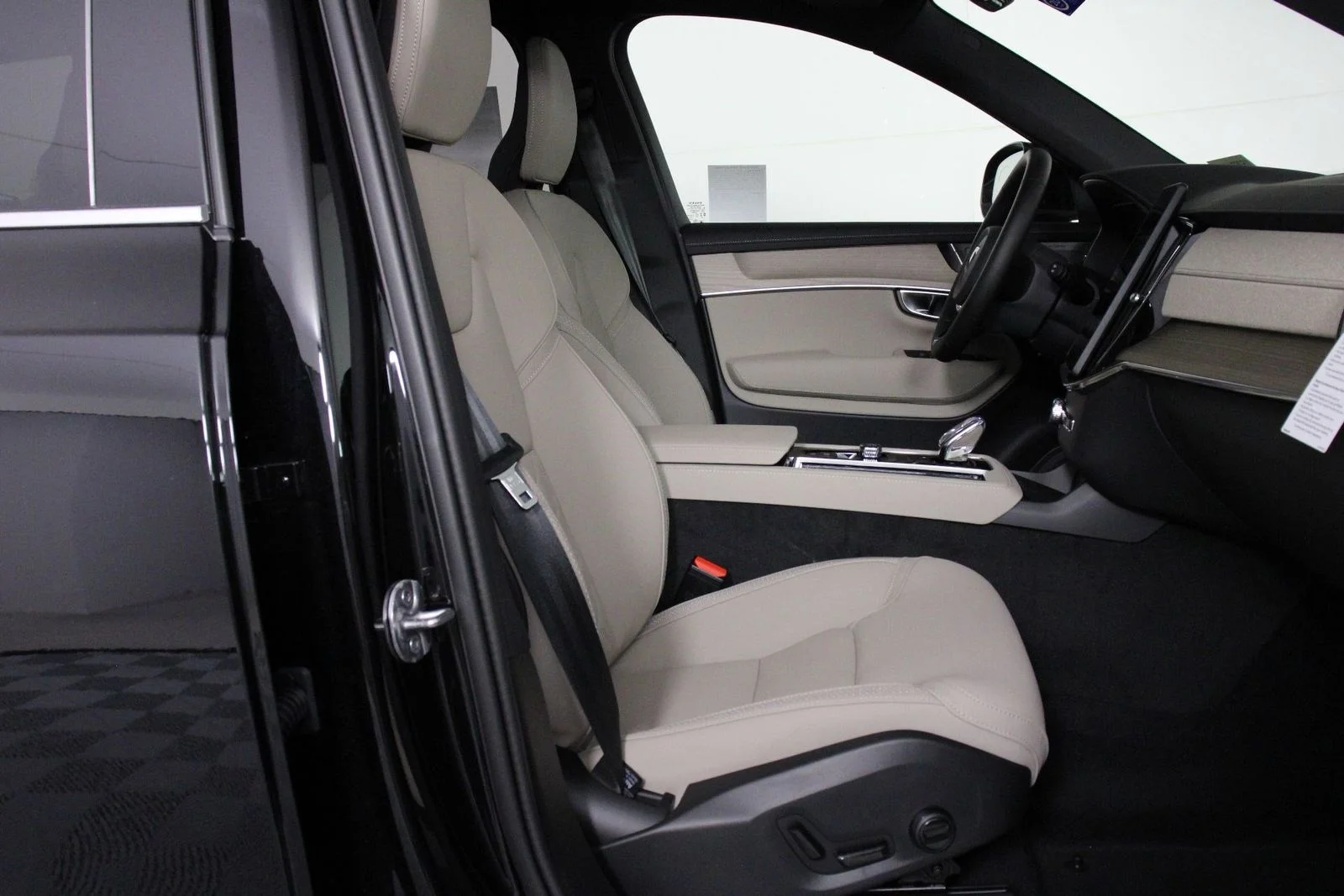 New 2026 Black Volvo T8 Plus image 10