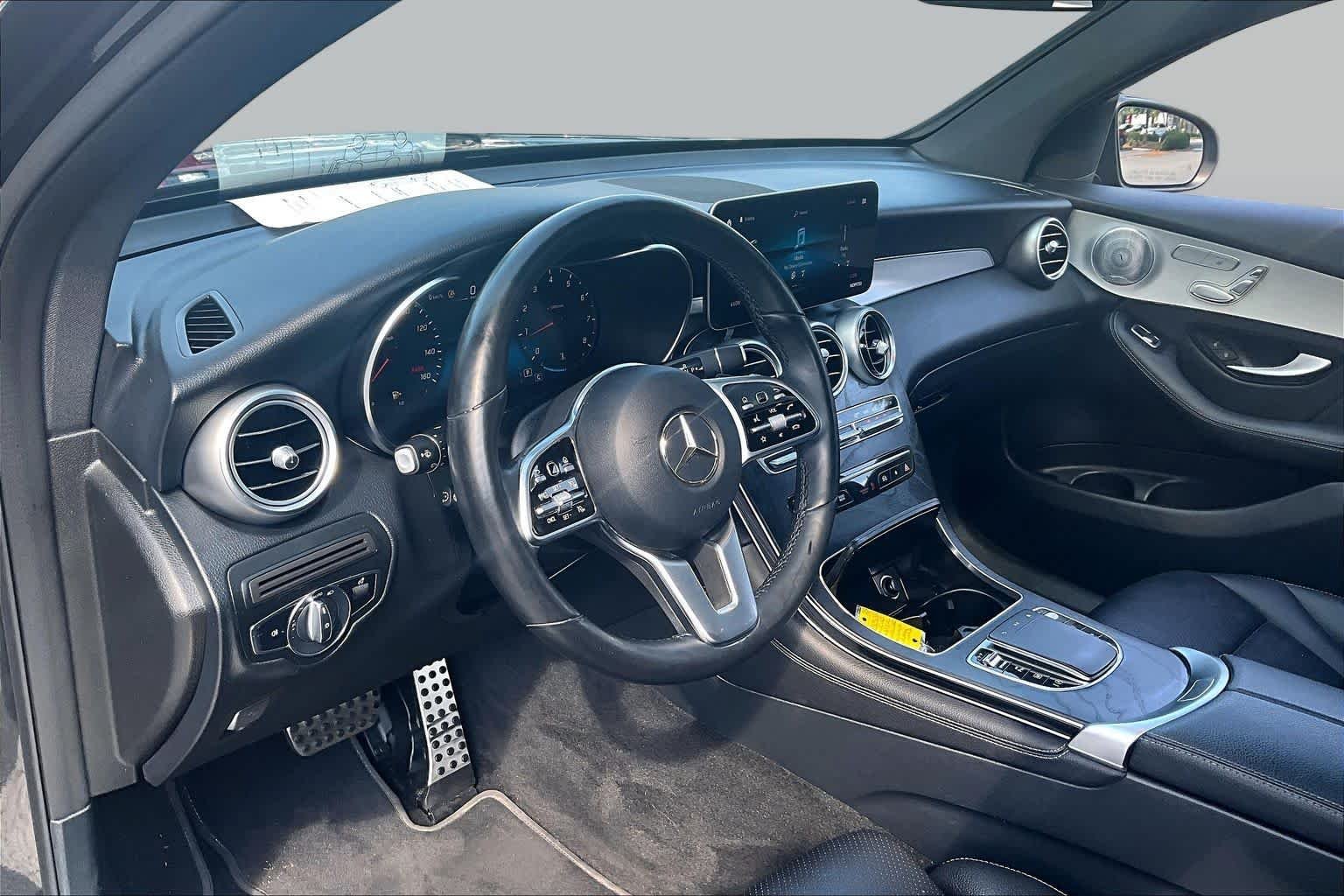 Used 2020 Graphite Grey Metallic Mercedes-Benz GLC 300 image 18