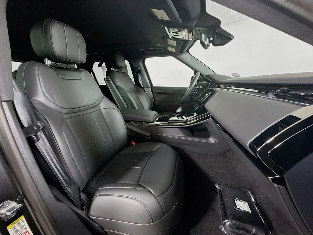 New 2026 Carpathian Grey Land Rover SE image 30