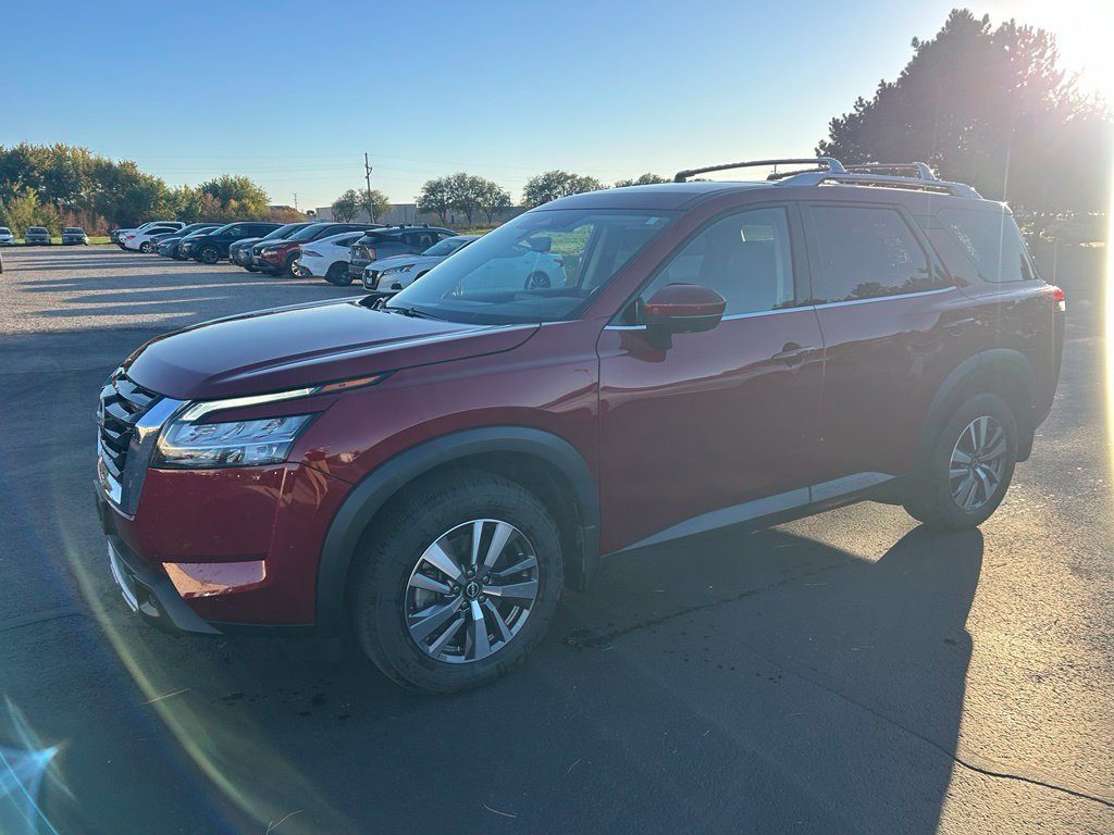 Certified Used 2023 Scarlet Nissan SL image 2