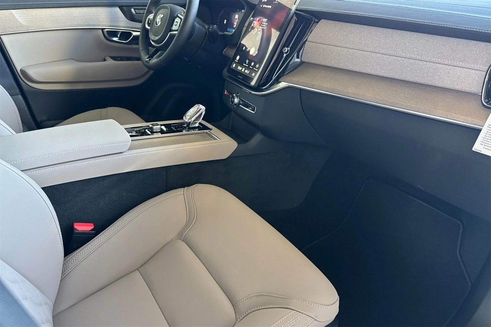 2026 Volvo XC90 Plus - Photo 18