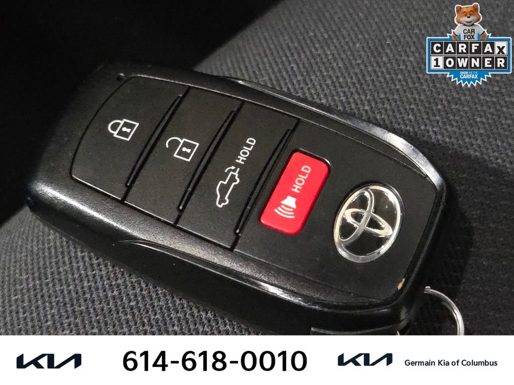 Used 2024  Toyota SR5 image 33
