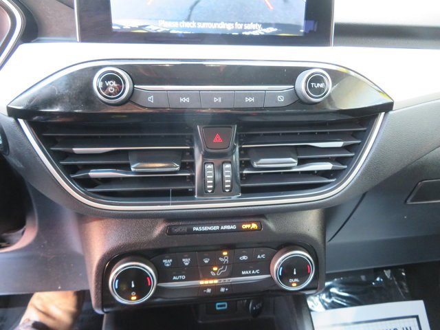 Used 2022 Agate Black Metallic Ford SE Hybrid image 25