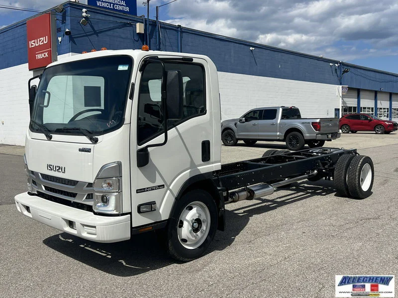 2026 Isuzu NPR-HD's photo