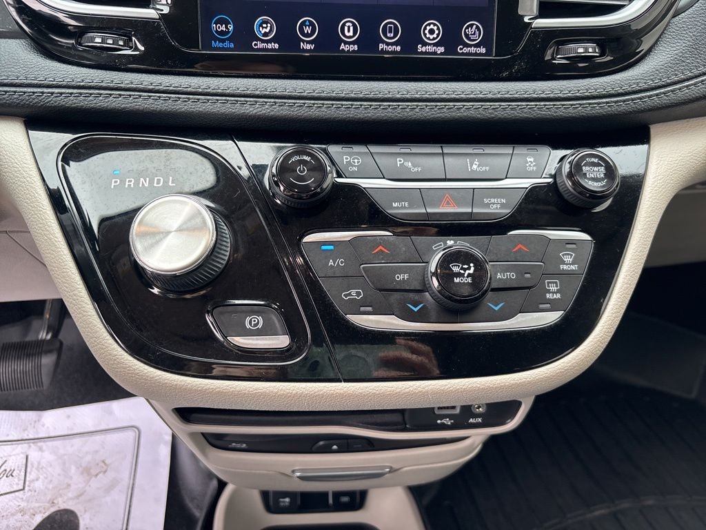 2020 Chrysler Pacifica Hybrid Limited - Photo 27