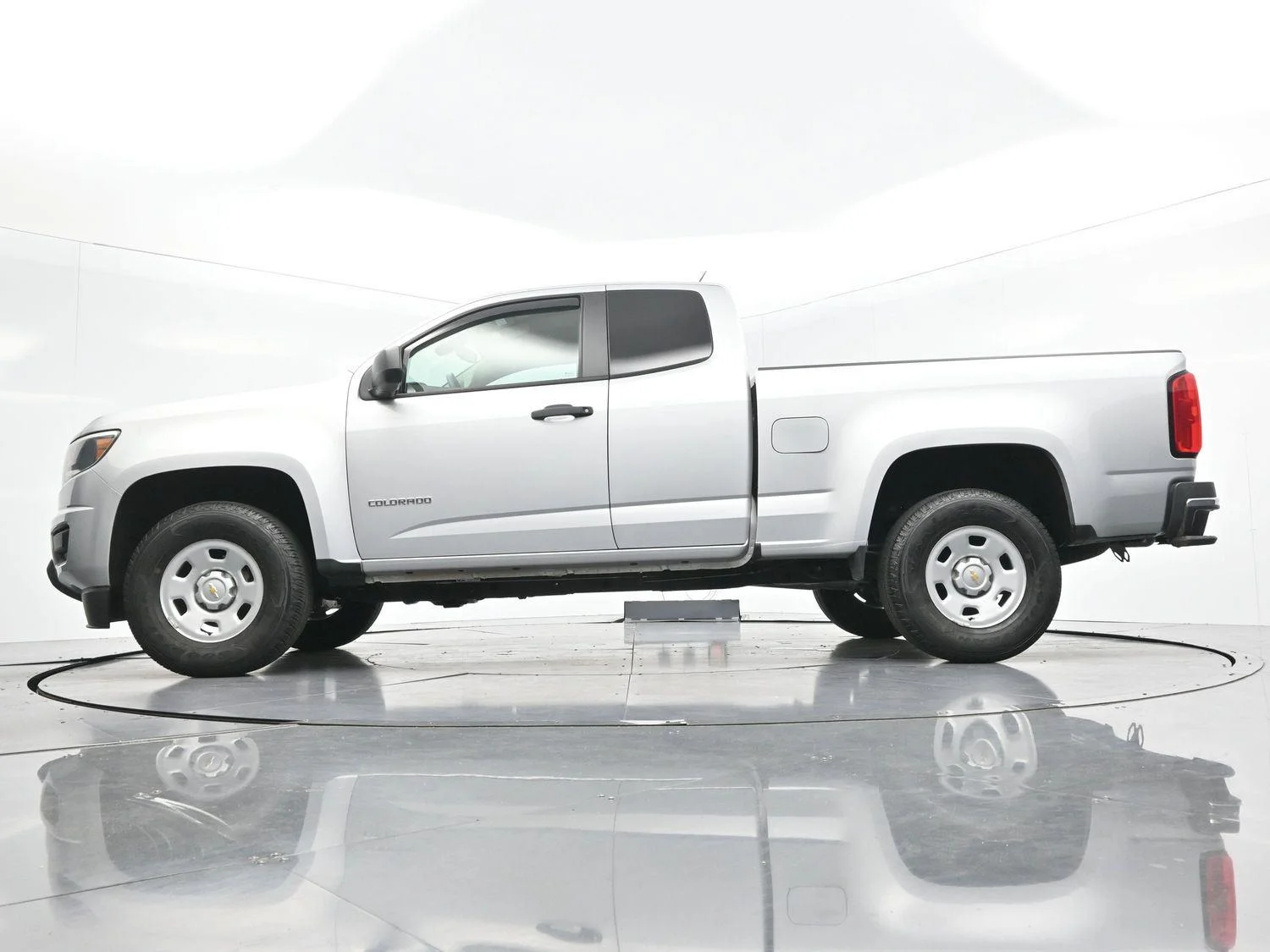 Used 2019 SILVER ICE METALLIC Chevrolet 2WD Work Truck image 41